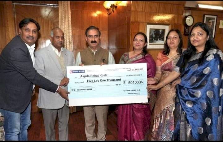 भूषण ज्वेलर्स की गृहणियों ने, सीएम आपदा राहत कोष में दिया 5.10 लाख का चेक