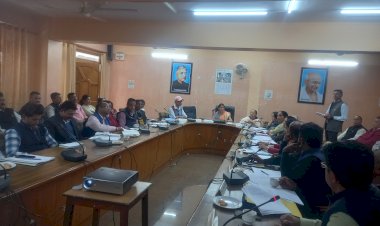 सीमा कन्याल की अध्यक्षता में जिला परिषद बैठक  आयोजित हुई