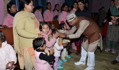 राज्यपाल ने बालिका आश्रम टूटीकंडी तथा सर्वोदय बाल आश्रम का दौरा किया