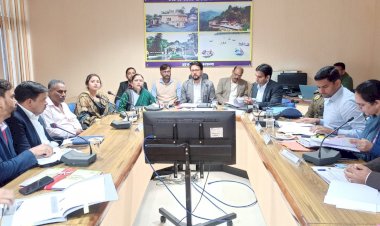 नेशनल हाईवे और अन्य लंबित कार्यों में लाएं तेजी : अनुराग सिंह ठाकुर