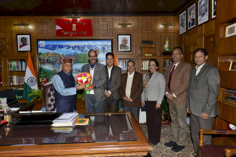 कैप्टन रामेश्वर सिंह ठाकुर ने राज्यपाल से भेंट की