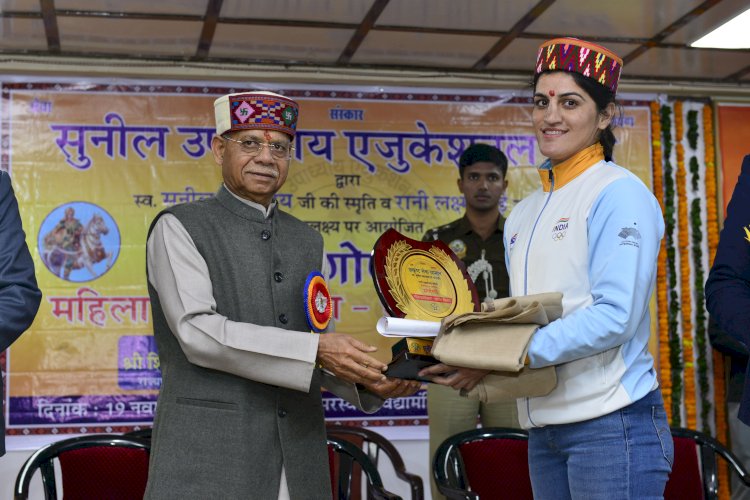 राज्यपाल ने महिला सशक्तिकरण के लिए समाज में बदलाव लाने पर दिया बल