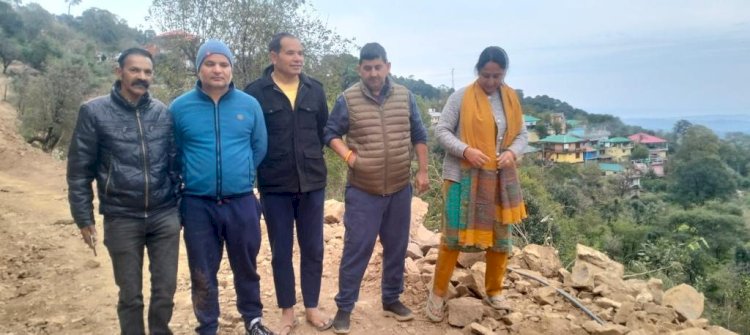 एमएलए ने इंद्रप्रस्थ-चांदमारी कजलोट सड़क के निर्माण कार्य किया निरीक्षण