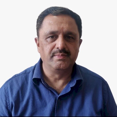 सैंज बाजार के पास खड्ड बाढ़के आये बड़े पत्थरों को निकाल कर तटीकरण के निर्देश