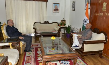 मुख्य न्यायाधीश ने राज्यपाल से भेंट की