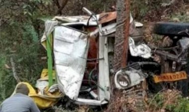 पिकअप अनिंयत्रित होकर खाई में गिरी गाड़ी,चार मजदूरों की मौत 6 घायल सुन्नी के नजदीक हुआ हादसा