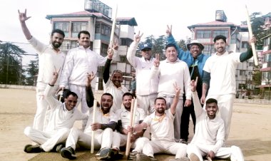 चेयरमैन-II की टीम ने जीती  एच पी पी सी एल क्रिकेट टूर्नामेंट की ट्रॉफी ।