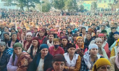 शिलाई में सैंकड़ों हाटियों ने दिखाए तीखे तेवर, सरकार के  खिलाफ जमकर नारेबाजी की