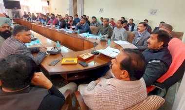 ईमानदारी व कर्तव्य निष्ठा की भावना से कार्य करें सभी अधिकारी व कर्मचारी - उपमुख्यमंत्री