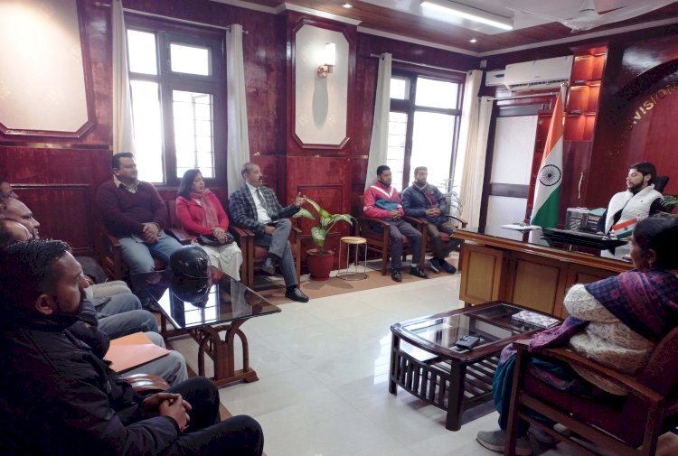 कॉलेज में हर महीने बच्चों को पढ़ाए लाइफ स्किल - विश्व मोहन देव चौहान