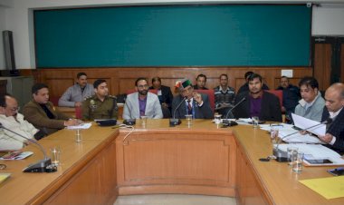 लक्षित वर्गों को लाभान्वित करने के लिए समय पर पूरे करें विकास कार्य  : डॉ. शांडिल