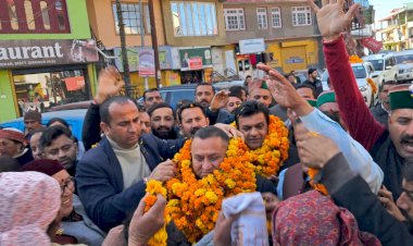 विधानसभा उपाध्यक्ष विनय कुमार ने रेणुका जी के हरिपुरधार में आयोजित "सरकार गांव के द्वार" कार्यक्रम की अध्यक्षता की