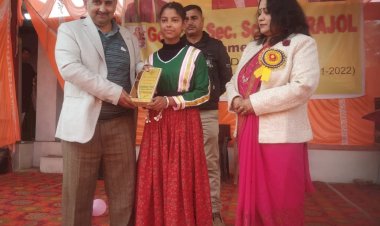 राजोल में विधायक ने टैलेंट हंट प्रतियोगिता के विजेता नवाजे, टेबलेट भी किए वितरित