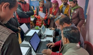 विभागीय प्रदर्शनियों में मिली सरकार की योजनाओं की जानकारी से लोग खुश