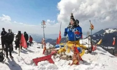 चूड़धार जाने वाले श्रद्धालुओं से वसूले जा रहे शुल्क पर फिलहाल सरकार ने रोक लगाई..