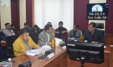 स्थानीय  क्षेत्र विकास प्राधिकरण  (लाडा) की बैठक सुंदर सिंह ठाकुर की अध्यक्षता में आयोजित