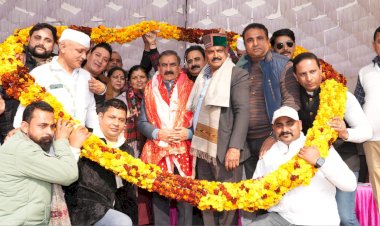 मुख्यमंत्री ने कांगड़ा जिला के प्रागपुर के नक्की गांव में ‘सरकार गांव के द्वार कार्यक्रम’ की अध्यक्षता की