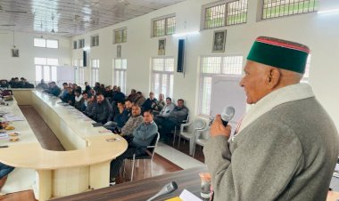 पंचायतों से जुड़े कार्यों में लेटलतीफी नहीं की जाएगी बर्दाश्त, जिम्मेदार व्यक्तियों पर लेंगे एक्शन: किशोरी लाल