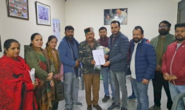 संयुक्त पटवार एवं कानूनगो महासंघ का प्रतिनिधिमंडल पूर्व विधायक किरनेश जंग से मिला, सीएम सुक्खू का जताया आभार 