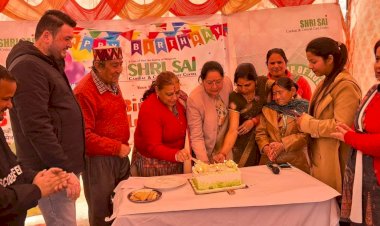 श्री साई कार्डियक एवं क्रिटिकल केयर सेंटर पांवटा साहिब ने केक काटकर मनाई तीसरी वर्षगांठ