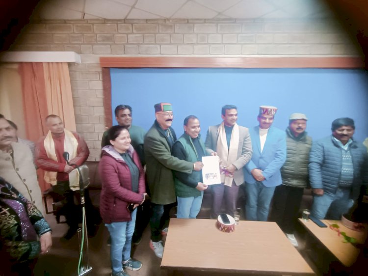 सरकार के कार्यक्रमों की फीडबैक प्रशासन तक पहुंचाने में मीडिया की अहम भूमिका
