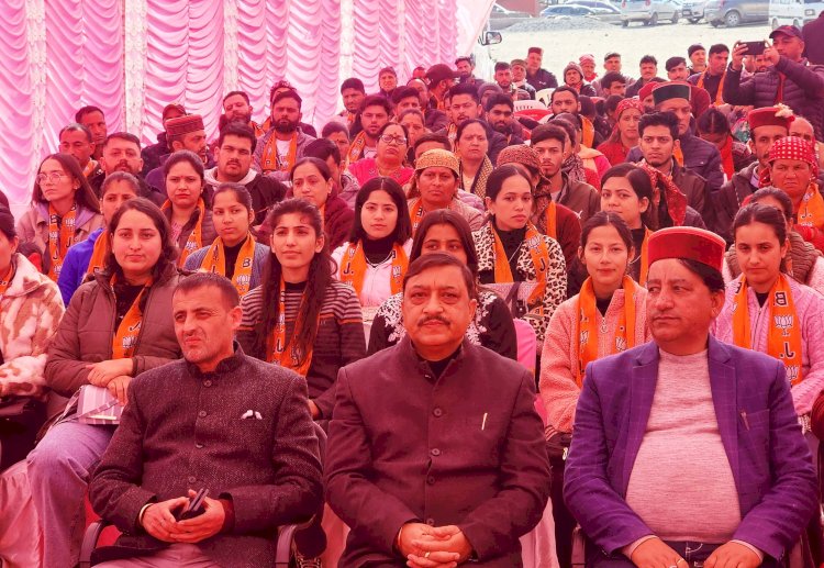 भटठाकूफर में नव मतदाता सम्मेलन में उमड़ा युवाओं का जनसैलाब