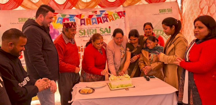 श्री साई कार्डियक एवं क्रिटिकल केयर सेंटर पांवटा साहिब ने केक काटकर मनाई तीसरी वर्षगांठ