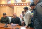 छात्र माँगो को लेकर  कुलपति का किया घेराव, नई बसें उपलब्ध ना करवाने पर एवीबीपी गुस्साई :  विद्यार्थी परिषद
