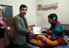 उपायुक्त जतिन लाल ने कैंसर से पीड़ित अनिल कुमार की मदद की