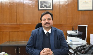 प्रवासी मजदूरों को  पुलिस थाने में सूचना देना और पहचान सत्यापन पूर्ण रूप से अनिवार्य