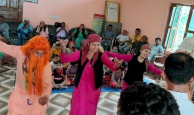 फोक मीडिया कार्यक्रमों से प्रदेश सरकार की योजनाओं  का किया बखान