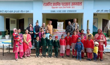 भारत विकास परिषद ने जामन वाला स्कूल में बांटे बूट, बस्ते, चॉकलेट तथा जुराब