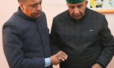 उपमुख्यमंत्री के घर पहुँचे नेता प्रतिपक्ष जयराम ठाकुर, प्रोफ़ेसर सिम्मी अग्निहोत्री के निधन पर जताया शोक