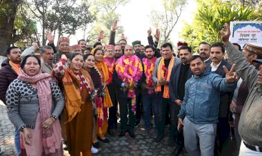 नेता प्रतिपक्ष जयराम ठाकुर बोले. 14 महीने में लिया 14 हजार करोड़ का ऋण, लगाया कहीं नहीं, कुछ तो गड़बड़ है  कहा, स्वास्थ्य सेवाएं ठप्प और हिम केयर का पैसा तक नहीं दे रही सरकार