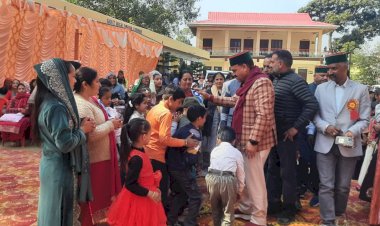 आपदा में केंद्र से नहीं मिली कोई भी विशेष मदद: इंद्र दत्त लखनपाल विधायक ने राजकीय उच्च पाठशाला कुढार के मेधावी विद्यार्थियों को बांटे पुरस्कार