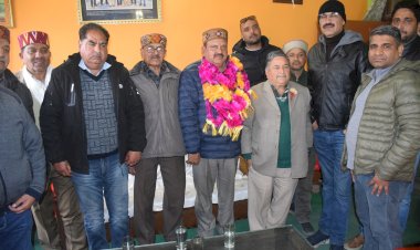 अखाड़ा बाजार में हुए व्यापार मंडल कूल्लू के चुनाव, मदन लाल सूद बने व्यपार मंडल कूल्लू के निर्विरोध अध्यक्ष