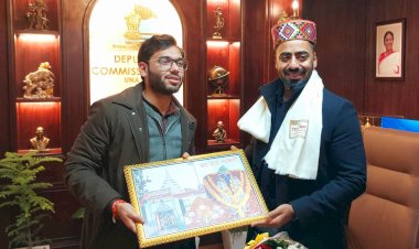 विधायक चैतन्य शर्मा ने उपायुक्त का जिला कार्यभार संभालने पर किया स्वागत