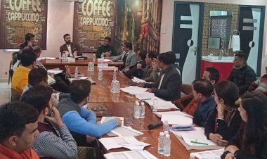 राजस्व विभाग से संबंधित लंबित मामलों को न्यूनतम समय में निपटाएं अधिकारी - जतिन लाल