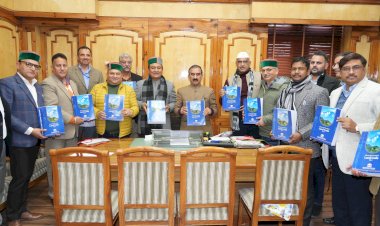 मुख्यमंत्री ने ‘हिमाचल प्रदेश लैंड कोड’ के नवीन संस्करण का अनावरण किया