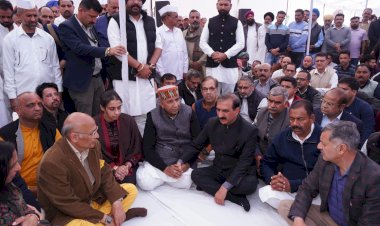 प्रो. सिम्मी अग्निहोत्री की श्रद्धांजलि एवं प्रार्थना सभा में शामिल हुए मुख्यमंत्री