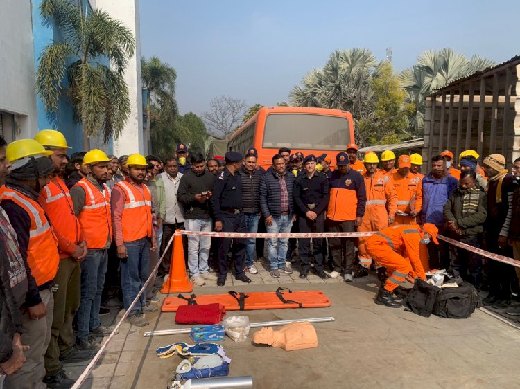 कालाअम्ब में एनडीआरएफ और एचपी एसडीआरएफ शिमला द्वारा मॉक ड्रिल अभ्यास एवं जन जागरूकता कार्यक्रम आयोजित