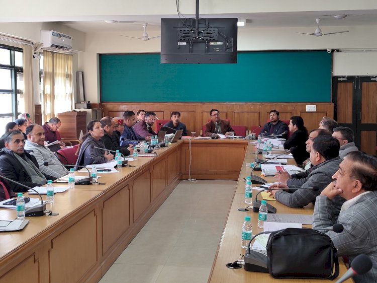 ज़िला स्तरीय राजस्व समीक्षा बैठक आयोजित