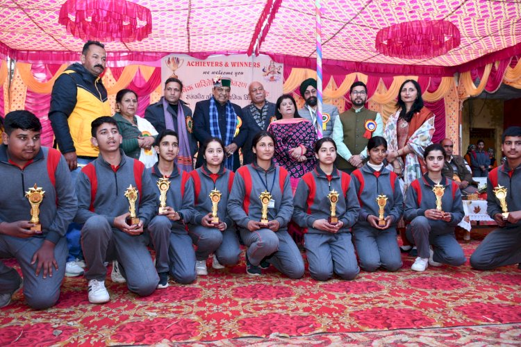 संस्कारयुक्त शिक्षा छात्रों को जिम्मेदार नागरिक बनाने में महत्वपूर्ण भूमिका निभाती हैः डॉ. शांडिल