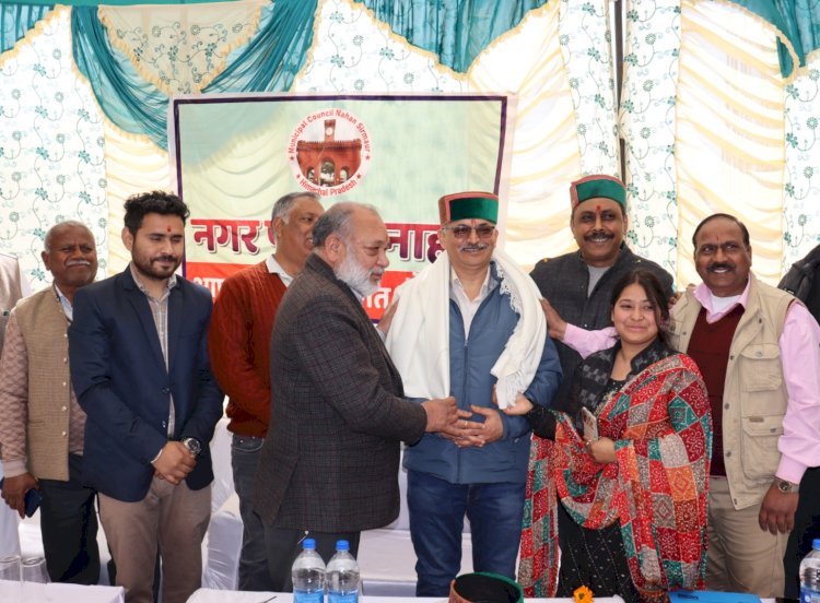 नाहन में 3.78 करोड़ की लागत से निर्मित पार्किंग का किया लोकार्पण नगर परिषद नाहन में 4 करोड़ के विभिन्न विकास कार्य प्रगति पर- अजय सोलंकी