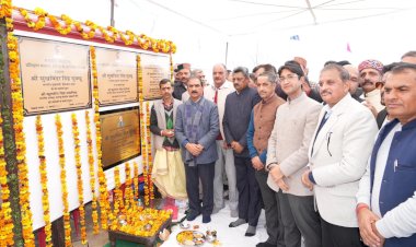 मुख्यमंत्री ने हमीरपुर में 77 करोड़ रुपये की विकास परियोजनाओं के शिलान्यास और लोकार्पण किए
