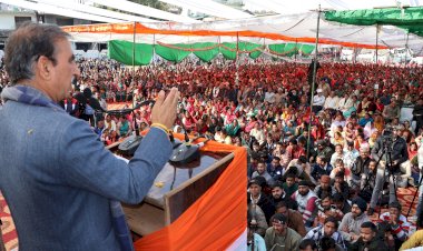 सरकारी क्षेत्र में की जा रहीं 20 हजार भर्तियां: मुख्यमंत्री