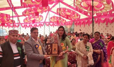 देश के निर्माण में महत्वपूर्ण योगदान दे रही हैं महिलाएं: अपराजिता चंदेल