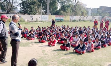 चाइल्ड हेल्पलाइन सिरमौर द्वारा आउटरीच सेशन का कन्या वरिष्ठ माध्यमिक पाठशाला में हुआ आयोजन