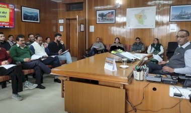 सफाई कर्मचारियों को उपलब्ध करवाएं आधुनिक उपकरण और सुरक्षा किट्स: डीसी