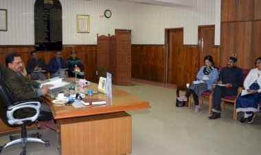 ज़िला निर्वाचन अधिकारी ने राजनीतिक दलों से आदर्श आचार संहिता के अक्षरशः अनुपालन का किया आग्रह